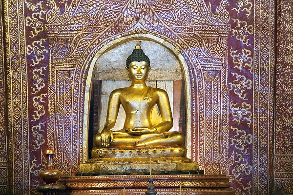 South East Asia, Thailand, Lanna, Chiang Mai, Wat Phra Singh Woramahaviharn, the venerated