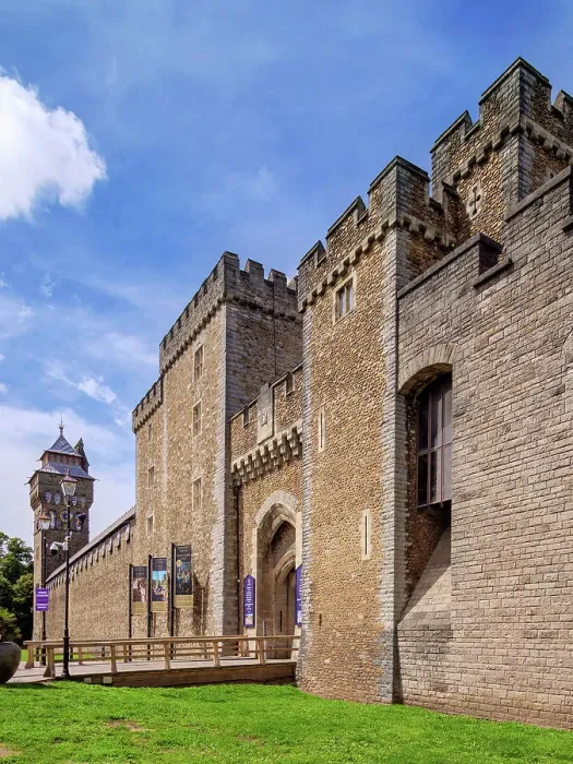 Framed Print : South Gate, Cardiff Castle, Cardiff, Wales, United Kingdom Framed Print : South Gate, Cardiff Castle, Cardiff, Wales, United Kingdom