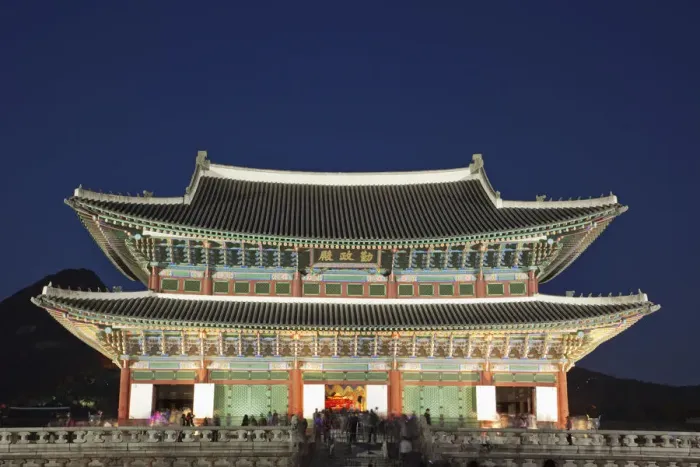 Framed Print : South Korea, Seoul, Gyeongbokgung Palace, Geunjeongjeon Throne Hall Framed Print : South Korea, Seoul, Gyeongbokgung Palace, Geunjeongjeon Throne Hall