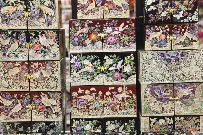 Framed Print : South Korea, Seoul, Namdaemun Market, Laquerware Souvenir Shop Framed Print : South Korea, Seoul, Namdaemun Market, Laquerware Souvenir Shop