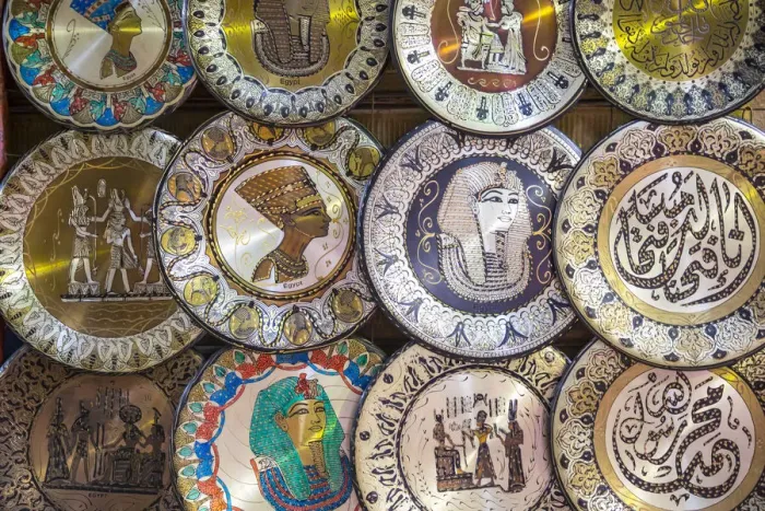 Framed Print : Souvenir plates for sale, Khan el-Khalili bazaar (Souk), Cairo, Egypt Framed Print : Souvenir plates for sale, Khan el-Khalili bazaar (Souk), Cairo, Egypt