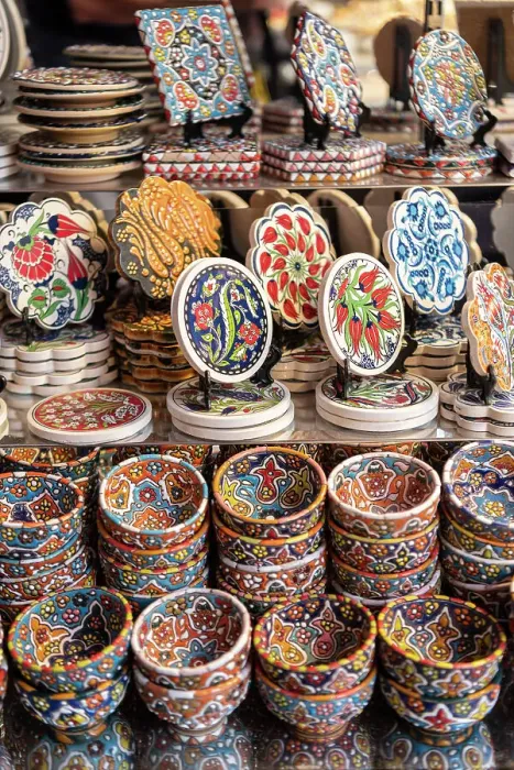Framed Print : Souvenirs on display in the Spice Souk, Deira, Dubai, United Arab Emirates
