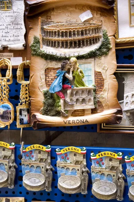 Framed Print : Souvenirs, Verona, Veneto, Italy Framed Print : Souvenirs, Verona, Veneto, Italy
