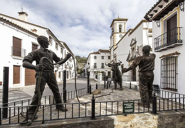 Spain, Anadalusia, Cadiz, Grazalema, Bull sculpture in Calle las Piedras
