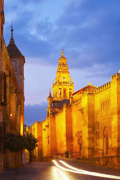 Spain, Andalucia, Cordoba, La Mezquita cathedral at dusk