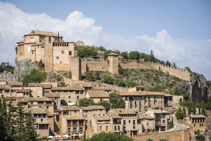 Framed Print : Spain, Aragon, Huesca, Alquezar from a viewpoint Framed Print : Spain, Aragon, Huesca, Alquezar from a viewpoint