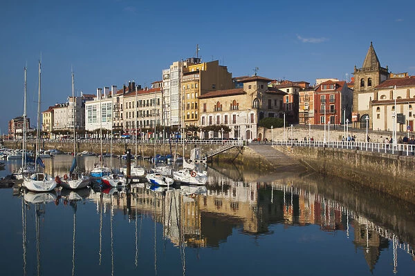 Spain, Asturias Region, Asturias Province, Gijon, Cimadevilla Old Town, harborfront