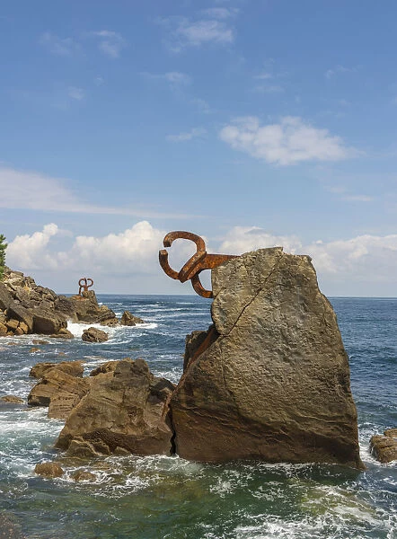 Spain, Basque Country, San Sebastian (Donostia), Comb of the wind sculpture (Peine