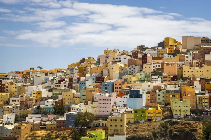 Framed Print : Spain, Canary Islands, Gran Canaria, Las Palmas de Gran Canaria, colorful houses of San Juan