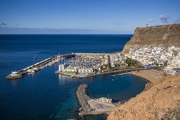 Spain, Canary Islands, Gran Canaria Island, Puerto de Mogan, marina view with Hotel