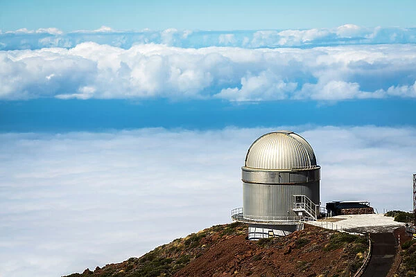 Spain, Canary Islands, La Palma, Garafia, Roque de los Muchachos, Nordic Optical Telescope above the clouds
