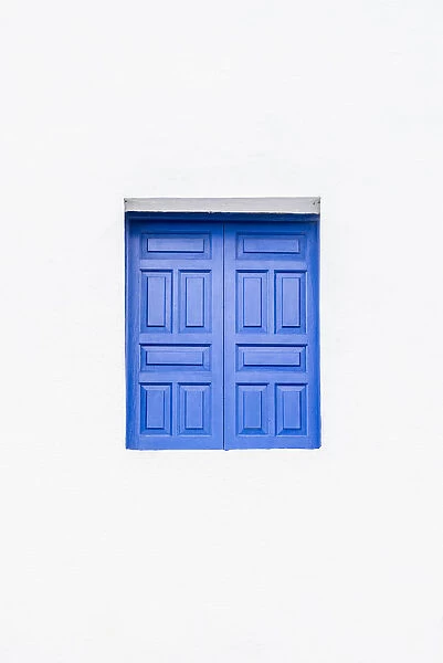 Spain, Canary Islands, La Palma Island, Puerto Espindola, blue door