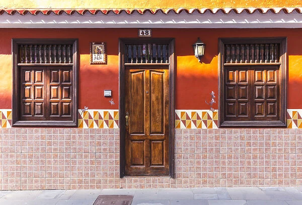 Spain, Canary Islands, Tenerife, Valle de La Orotava, Puerto de La Cruz, colourful houses