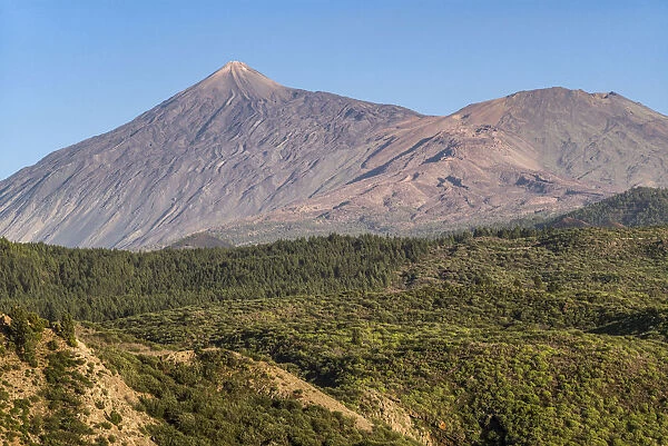 Spain, Canary Islands, Tenerife Island, Icod de los Vinos, view of El Teide Mountain