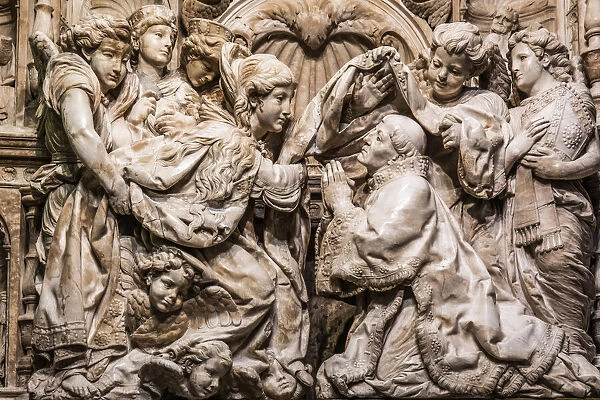 Spain, Castilla-La Mancaha, Toledos Cathedral, Religious high-relief in the Chapel