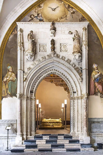 Spain, Castilla-La Mancaha, Toledos Cathedral, The entrance of San Blas chapel