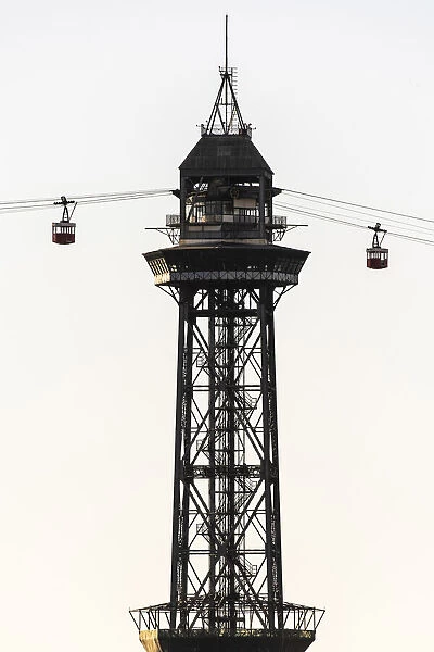 Spain, Catalonia, Barcelona, Moll 18 Barcelona, Jaume I Tower supporting the cableway