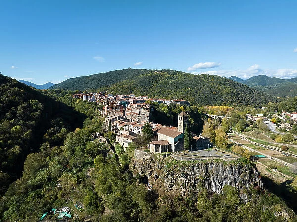 Spain, Catalonia, Olot, Elevated view of Castellfollit de la Roca