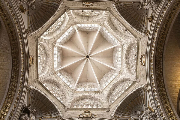 Spain, Comunidad Valenciana, Valencia, Cathedral, The dome from the chancel