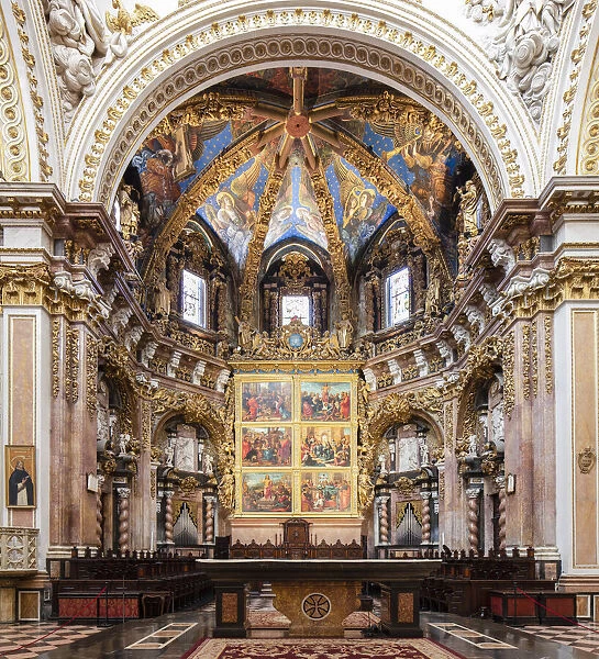 Spain, Comunidad Valenciana, Valencia, Cathedral, The altar and the altarpiece