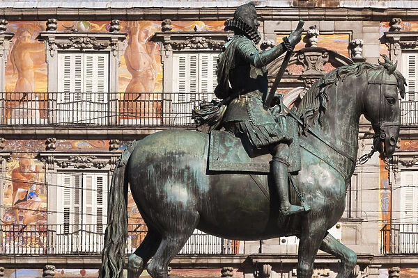 Spain, Madrid, Centro Area, Plaza Mayor, statue of King Philip III
