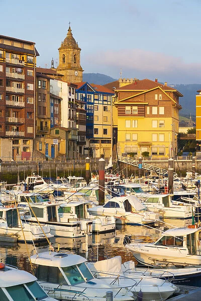 Spain, Vizcaya Province, Basque Country, Bermeo, boats moored in harbour