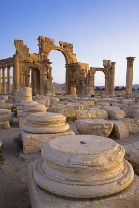 Framed Print : The spectacular ruined city of Palmyra, Syria Framed Print : The spectacular ruined city of Palmyra, Syria