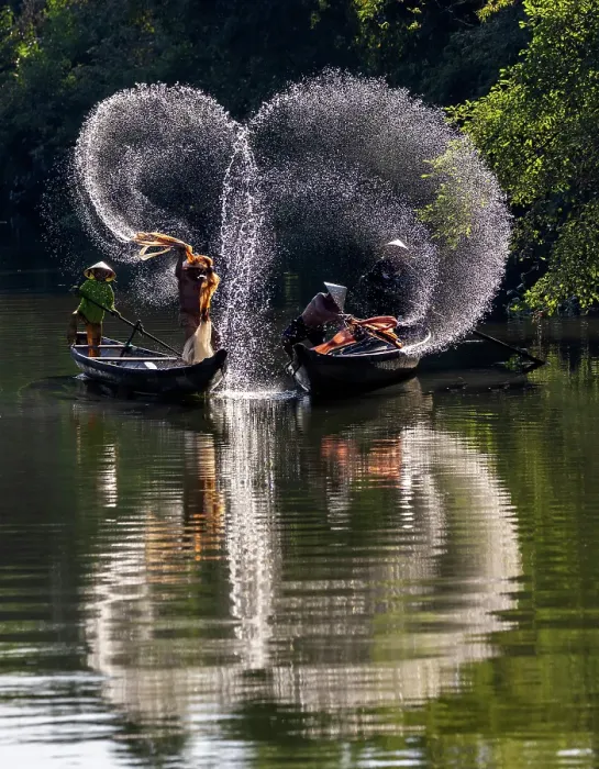 Framed Print : Spray of backlit water created as local fishermen clean their nets, Nhu Y River, Hue, Central Vietnam Framed Print : Spray of backlit water created as local fishermen clean their nets, Nhu Y River, Hue, Central Vietnam