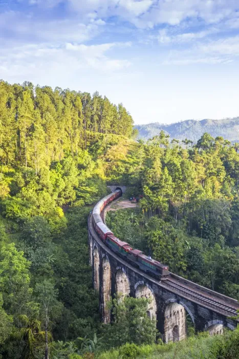 Framed Print : Sri Lanka, Ella, Train on Nine Arches bridge Framed Print : Sri Lanka, Ella, Train on Nine Arches bridge