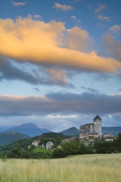 Framed Print : St Bertrand De Comminges, Haute-Garonne, Midi-Pyrenees, France Framed Print : St Bertrand De Comminges, Haute-Garonne, Midi-Pyrenees, France