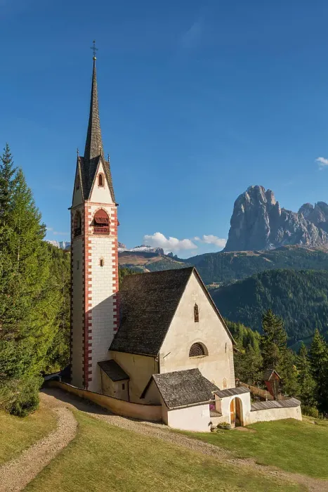 Framed Print : St. Jacob Church with Sassolungo Mountain in the Background, Ortisei - St. Ulrich, Trentino Alto Adige, Dolomites, Italy