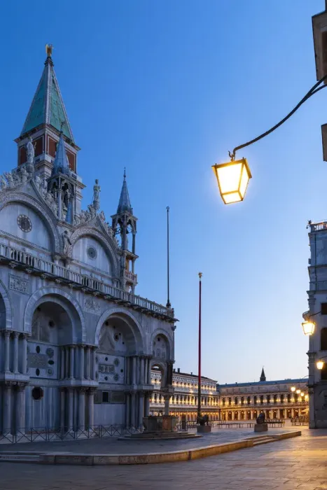 Framed Print : St Mark Basilica, Piazzetta dei Leoncini. Venice, Veneto, Italy Framed Print : St Mark Basilica, Piazzetta dei Leoncini. Venice, Veneto, Italy