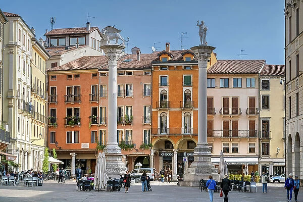 St. Mark and Serenissima columns, Piazza dei Signori, Vicenza, Veneto, Italy