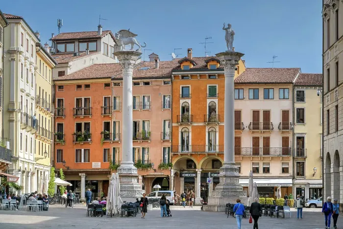 Framed Print : St. Mark and Serenissima columns, Piazza dei Signori, Vicenza, Veneto, Italy Framed Print : St. Mark and Serenissima columns, Piazza dei Signori, Vicenza, Veneto, Italy