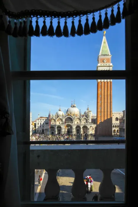 Framed Print : St. Marks Basilica (Basilica di San Marco), St. Marks Square, Venice, Veneto Framed Print : St. Marks Basilica (Basilica di San Marco), St. Marks Square, Venice, Veneto