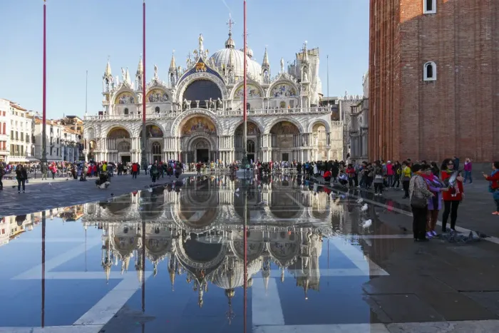 Framed Print : The St Marks Basilica reflected in high tide water (Acqua alta), Venice, Veneto Framed Print : The St Marks Basilica reflected in high tide water (Acqua alta), Venice, Veneto