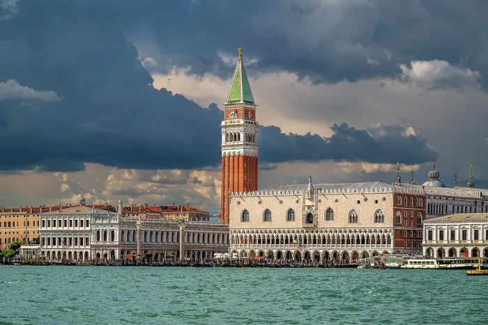 Framed Print : St Mark's Campanile and Doge's Palace (Palazzo Ducale), Venice, Veneto, Italy Framed Print : St Mark's Campanile and Doge's Palace (Palazzo Ducale), Venice, Veneto, Italy
