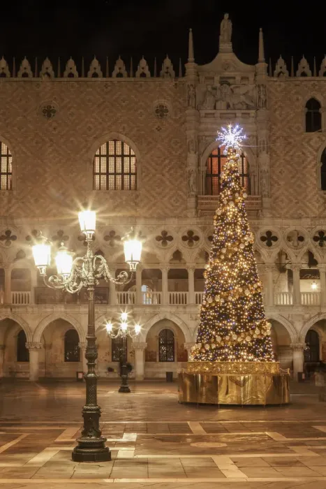Framed Print : St Marks Square, Christmas decorations Venice, Veneto, Italy Framed Print : St Marks Square, Christmas decorations Venice, Veneto, Italy