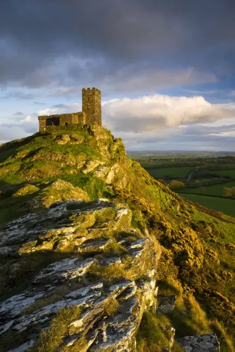 Framed Print : St Michael de Rupe Church on Brent Tor, Brentor, Dartmoor National Park, Devon, England Framed Print : St Michael de Rupe Church on Brent Tor, Brentor, Dartmoor National Park, Devon, England