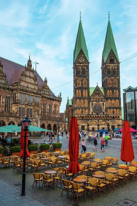 Framed Print : St. Peter's cathedral (Bremen Dom), Marktplatz, Bremen City, Bremen, Germany Framed Print : St. Peter's cathedral (Bremen Dom), Marktplatz, Bremen City, Bremen, Germany