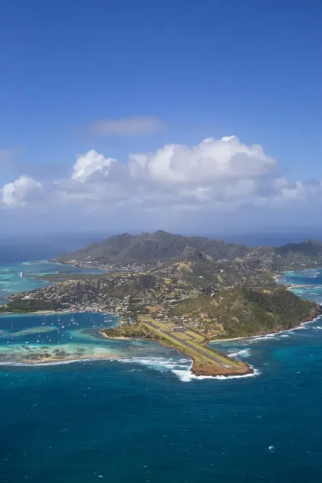 Framed Print : St Vincent and The Grenadines, Aerial view of Union Island Framed Print : St Vincent and The Grenadines, Aerial view of Union Island