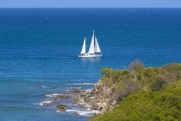 St Vincent and The Grenadines, Sailboat passing Mayreau Isalmd