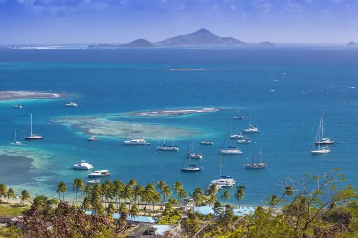 Framed Print : St Vincent and The Grenadines, Union Island with Petit St Vincent with Carriacou Framed Print : St Vincent and The Grenadines, Union Island with Petit St Vincent with Carriacou