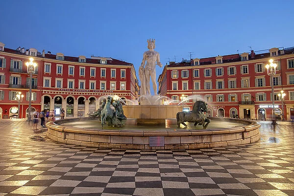 Statue of Apollo, Fontaine du soleil, Place Massena, Nice, Provence-Alpes-Cote d'Azur, France