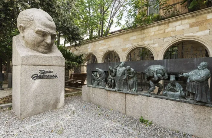 Framed Print : Statue of Azim Azimzade and his characters. He was an Azerbaijani artist and cartoonist Framed Print : Statue of Azim Azimzade and his characters. He was an Azerbaijani artist and cartoonist