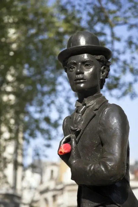 Framed Print : Statue of Charlie Chaplin in Leicester Square Framed Print : Statue of Charlie Chaplin in Leicester Square