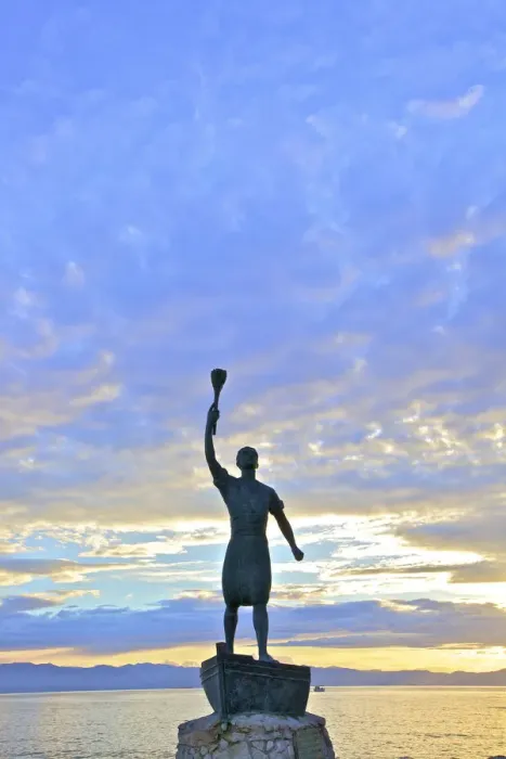 Framed Print : Statue of Giorgos Anemogiannis at The Harbour Entrance, Gaios Harbour, Paxos Framed Print : Statue of Giorgos Anemogiannis at The Harbour Entrance, Gaios Harbour, Paxos