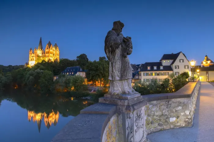 Framed Print : Statue on Old Lahn Bridge (Alte Lahnbrucke), Cathedral (Dom) and River Lahn at dusk Framed Print : Statue on Old Lahn Bridge (Alte Lahnbrucke), Cathedral (Dom) and River Lahn at dusk