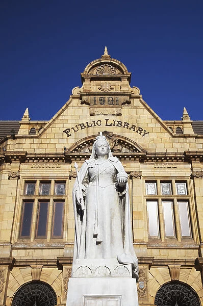 Statue of Queen Victoria outside public library, Market Square, Port Elizabeth, Eastern
