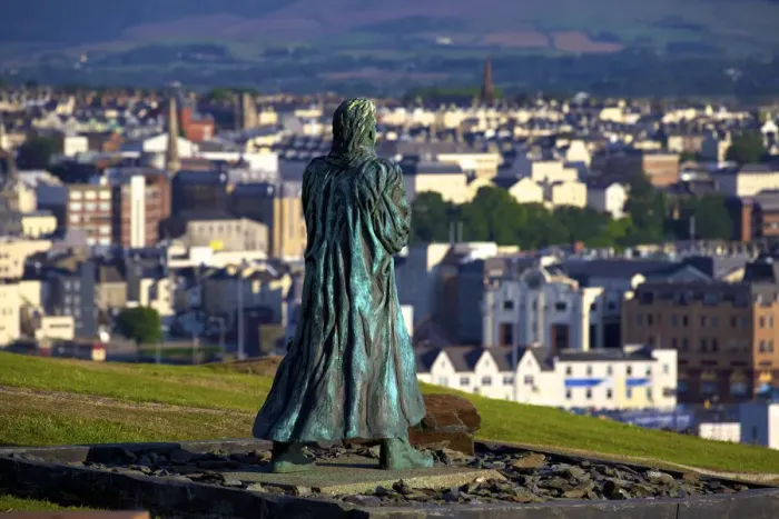 Framed Print : Statue of Sir William Hillary, Douglas Head, Douglas, Isle of Man Framed Print : Statue of Sir William Hillary, Douglas Head, Douglas, Isle of Man